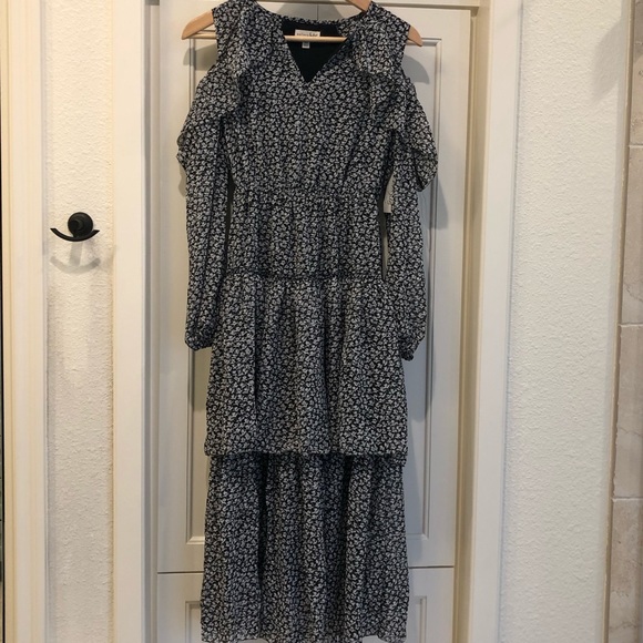 NWT Cold Shoulder Ruffle Dress - Picture 3 of 4